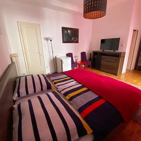 Apartment & Next Danube Promenade