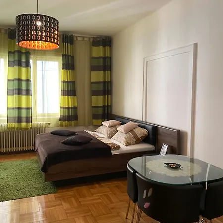 Apartment & Next Danube Promenade
