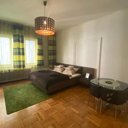 & Next Danube Promenade Apartman *