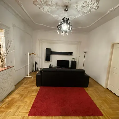 & Next Danube Promenade Apartment